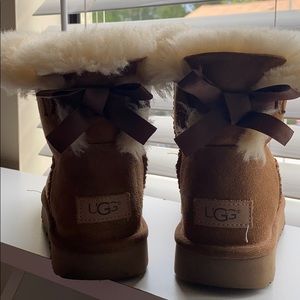Chestnut UGG with the bow, size 7